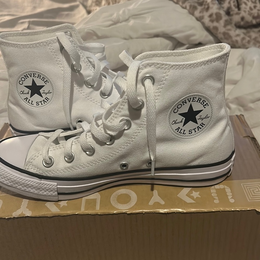 Custom converse , women’s size 7.5, brand new , never worn , didn’t fit